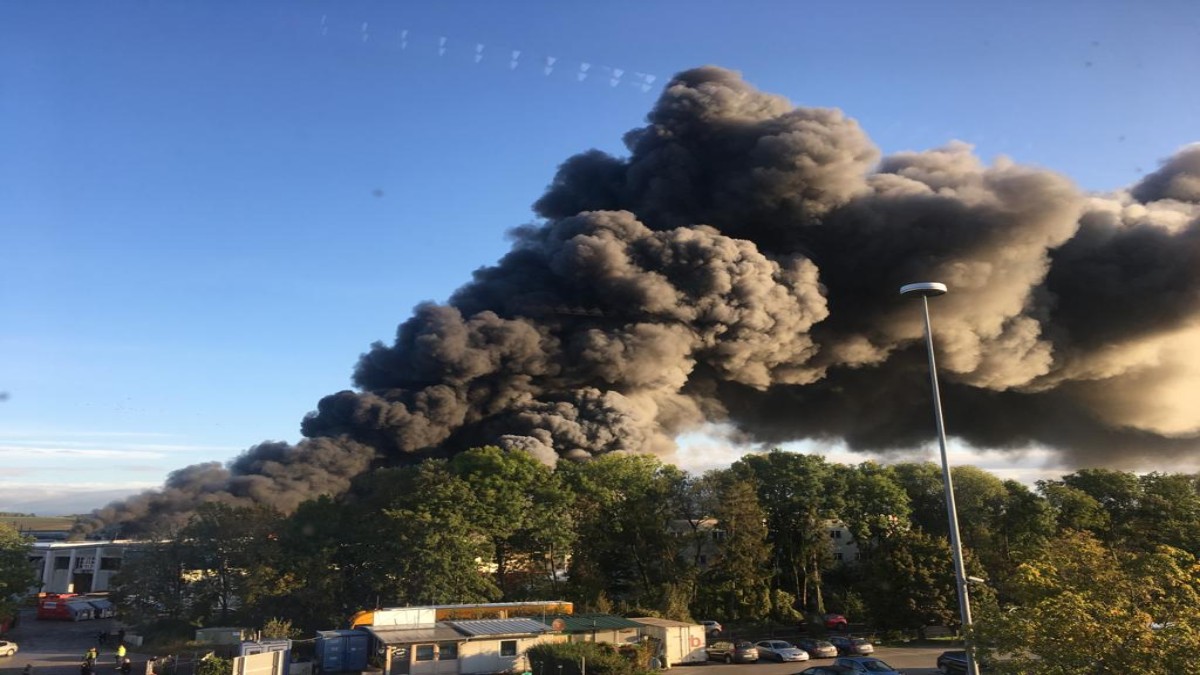 (Fotos+Videos) Reportan varios heridos en Austria tras una explosión cerca del aeropuerto de Linz