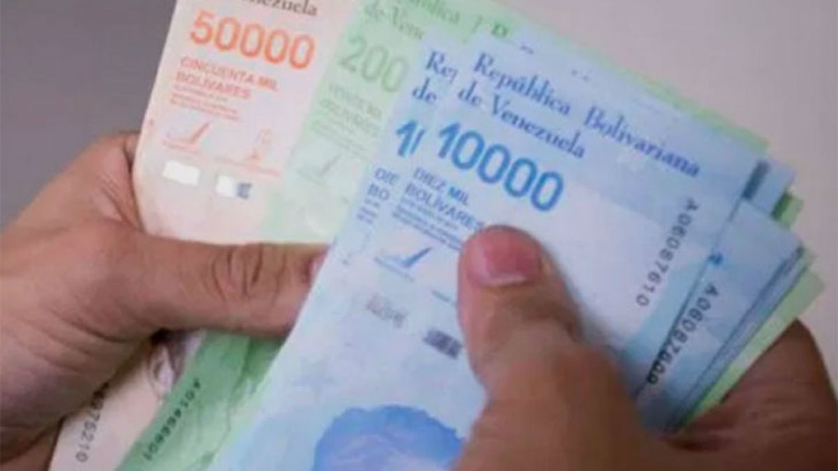 Gobierno venezolano ajusta salario mínimo pese a la crisis económica