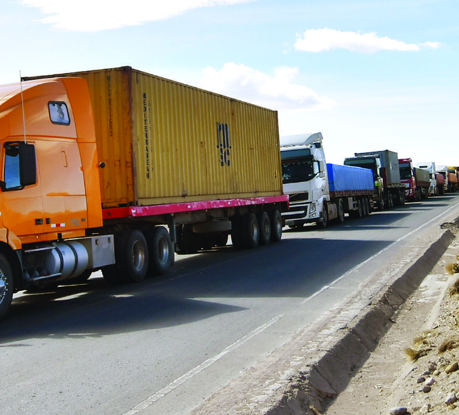 Transporte pesado boliviano demandará a la Terminal Puerto de Arica de Chile