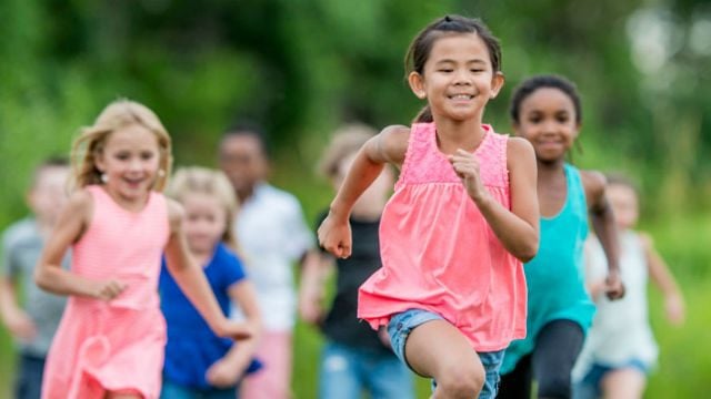 Hacer ejercicios desde niños evita este tipo de problemas de salud en el futuro