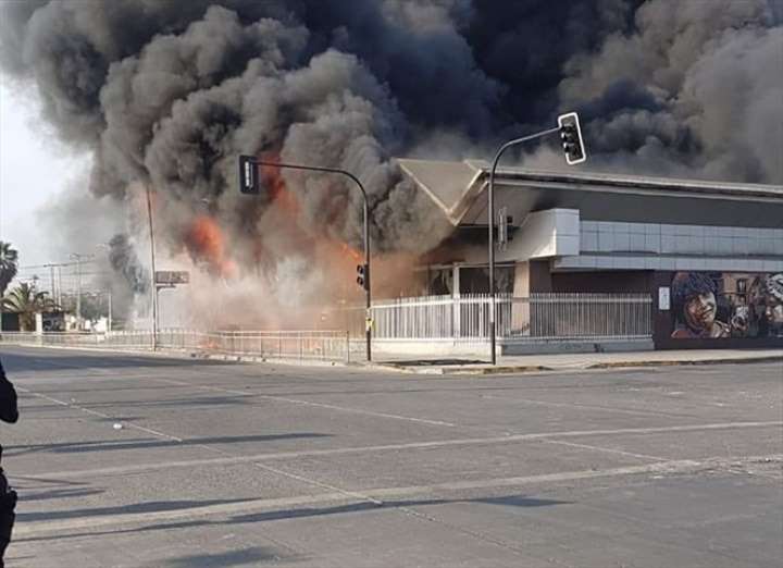 Sindicato del Metro: “Es extraño que Carabineros haya estado en las estaciones y cuando las queman no estén”