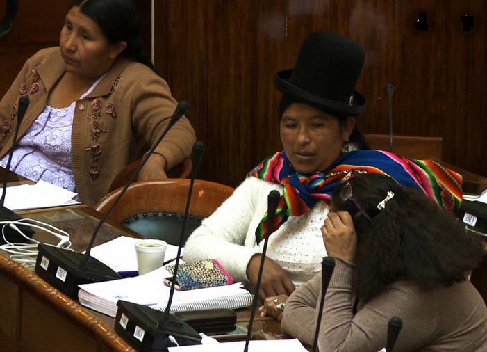 Bolivia es el tercer país del mundo con más mujeres en un parlamento