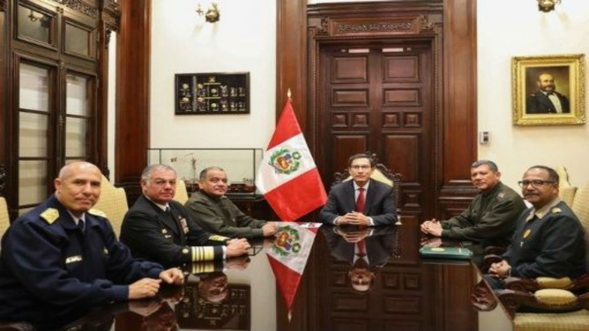 Crisis política en Perú: Fuerzas Armadas respaldan a Vizcarra tras cierre del Congreso