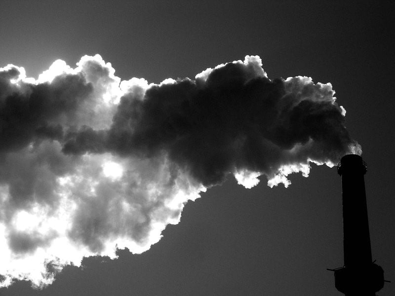 ONG revela que el sector salud genera 4.4% de co2 a nivel global