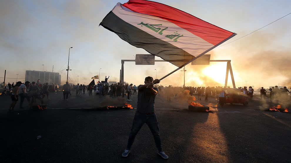 Irak anuncia programa de asistencia social para calmar protestas