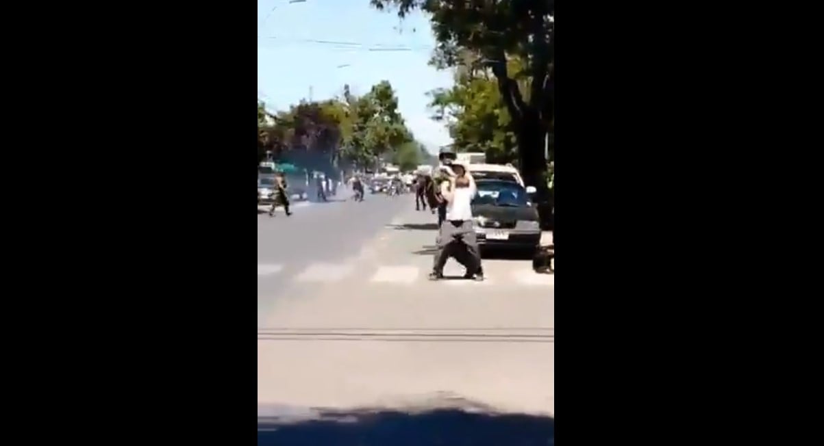 Procesarán a carabinero por usar como «escudo» a adolescente