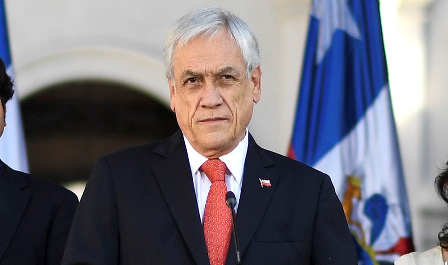 Piñera agudiza criminalización de la protesta: Cita al Cosena y se lanza contra encapuchados y barricadas