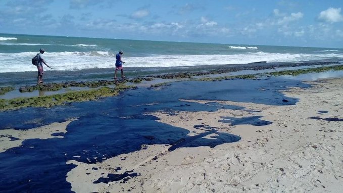 Autoridades de Brasil reconocen que no tienen una manera precisa de monitorear manchas de petróleo