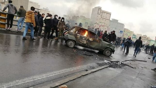 Irán: una persona fallecida durante protestas por alza del precio de la gasolina
