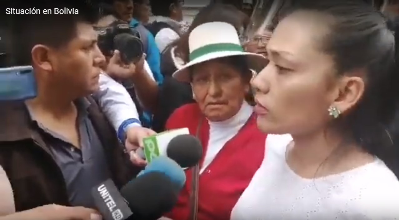 (Videos) Policía boliviana impide el paso a parlamentarios del MAS al Congreso