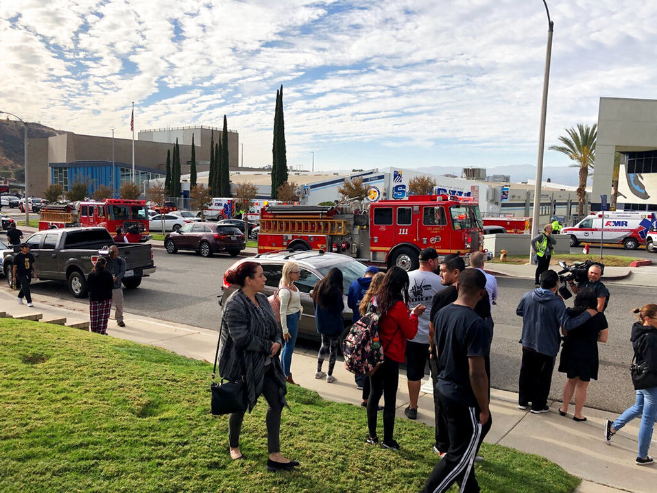 Tiroteo en escuela de California deja al menos dos estudiantes muertos