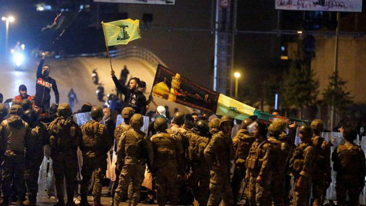Segunda noche de violencia entre facciones políticas rivales en Líbano