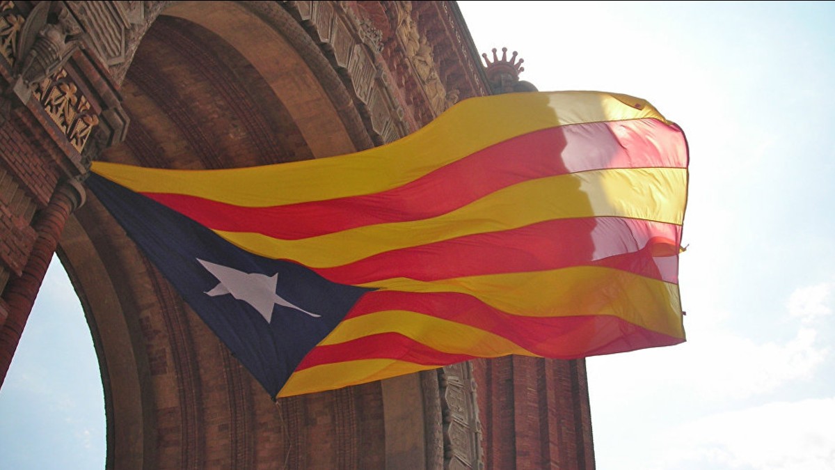 Independentistas catalanes piden negociar para respaldar la investidura de Sánchez