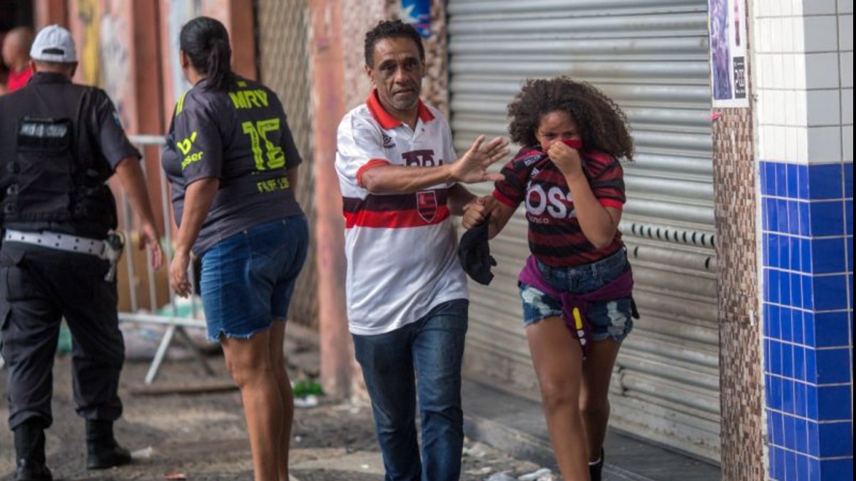 (Video) Enfrentamiento entre hinchas y policía tras el triunfo del Flamengo en Copa Libertadores
