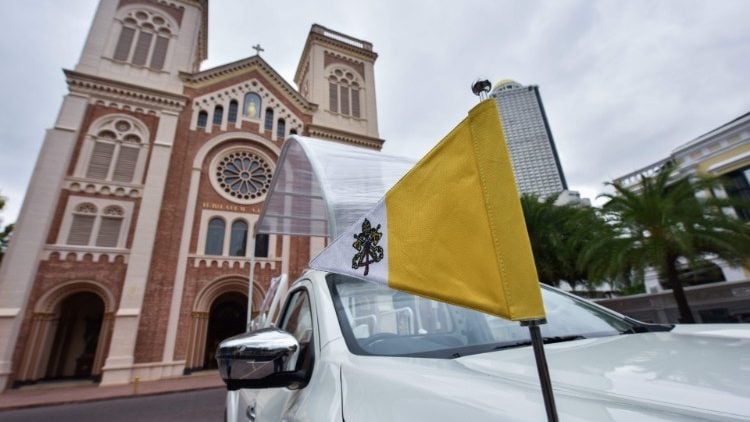 El Papa Francisco llega a Tailandia para promocionar el diálogo interreligioso