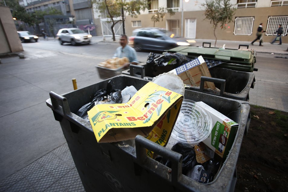 Santiago: 16 sindicatos de recolectores de basura inician paro indefinido