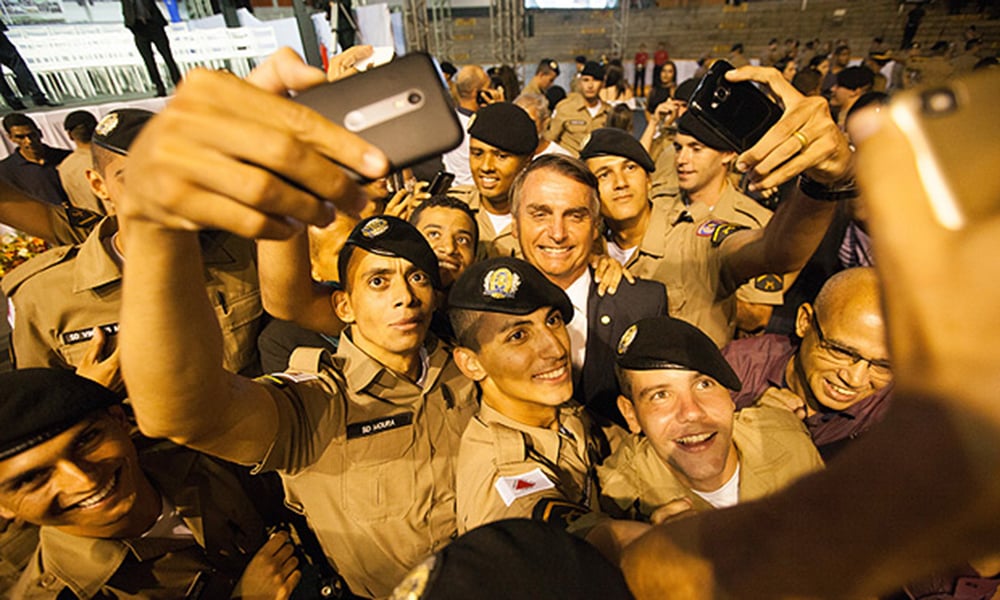 Bolsonaro e sua perigosa lei da GLO que isenta policiais e militares da responsabilidade