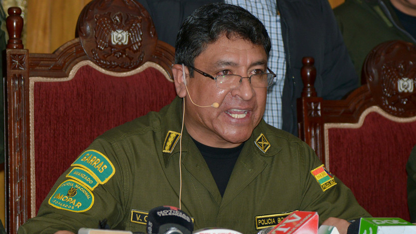 (Video) Renuncia comandante de la policía de Bolivia