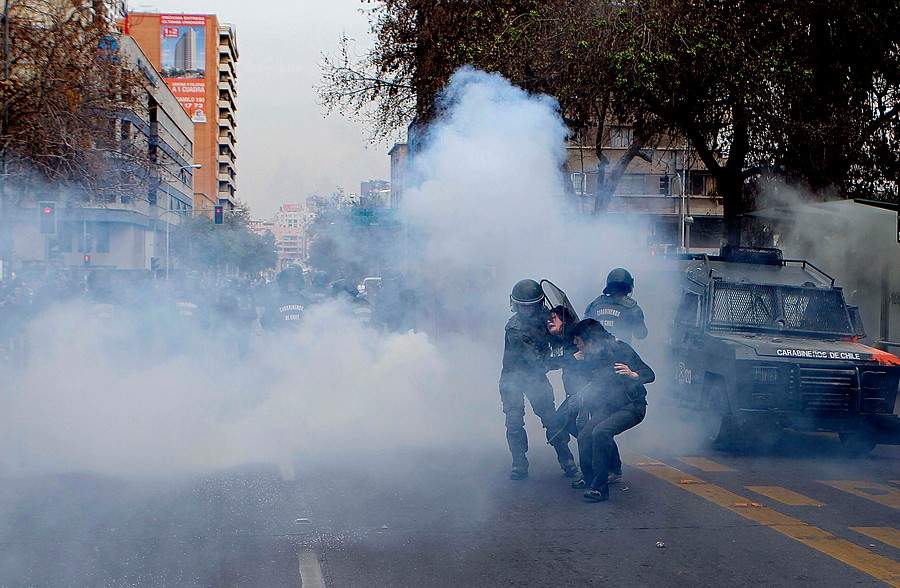 Gas lacrimógeno utilizado en protestas puede causar la muerte a personas con una condición médica previa