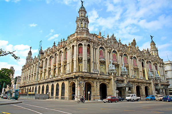 La Ciudad de las Columnas: En La Habana hacen labor titánica para preservar su patrimonio edificado