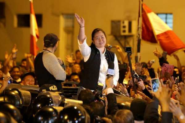Keiko Fujimori sale de prisión tras polémica sentencia de tribunal peruano