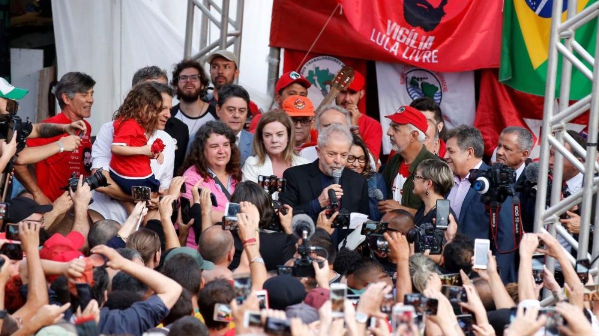 Lula agradece al pueblo tras ser liberado: «Ustedes son el alimento de la democracia»