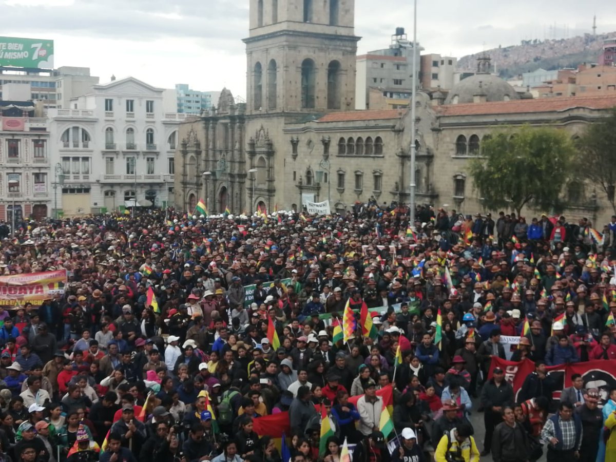 Gran marcha en apoyo a Evo Morales