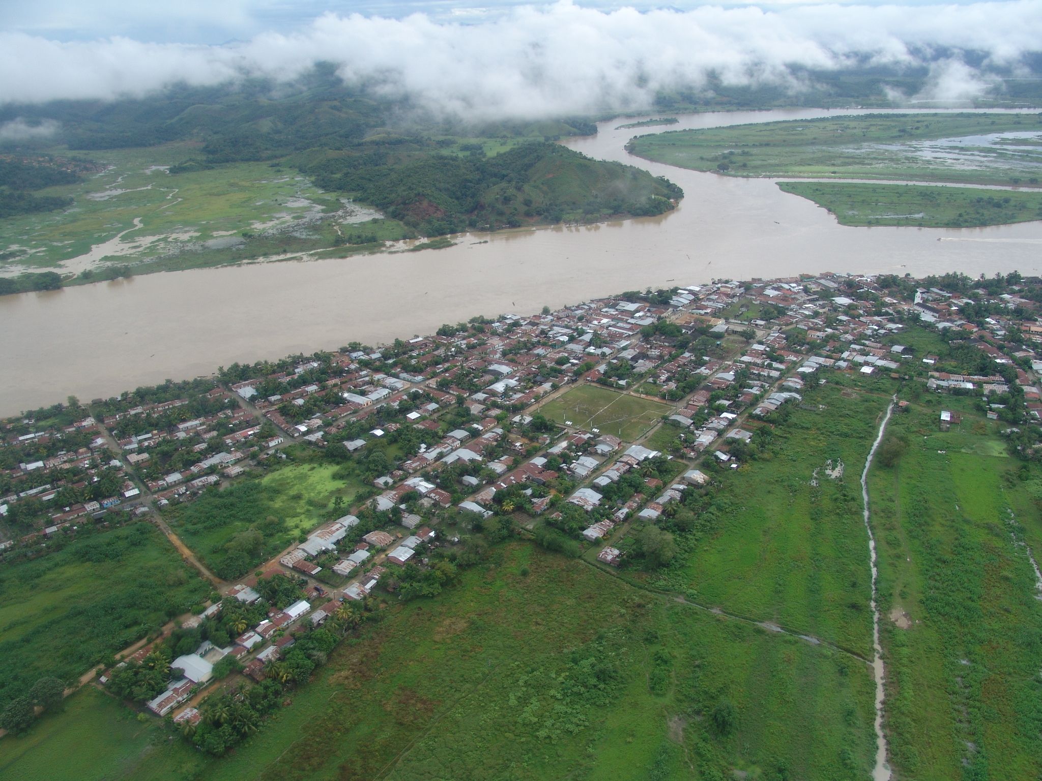Conmoción en Colombia: Hallan en Antioquia un cuerpo decapitado flotando en el río Nechí