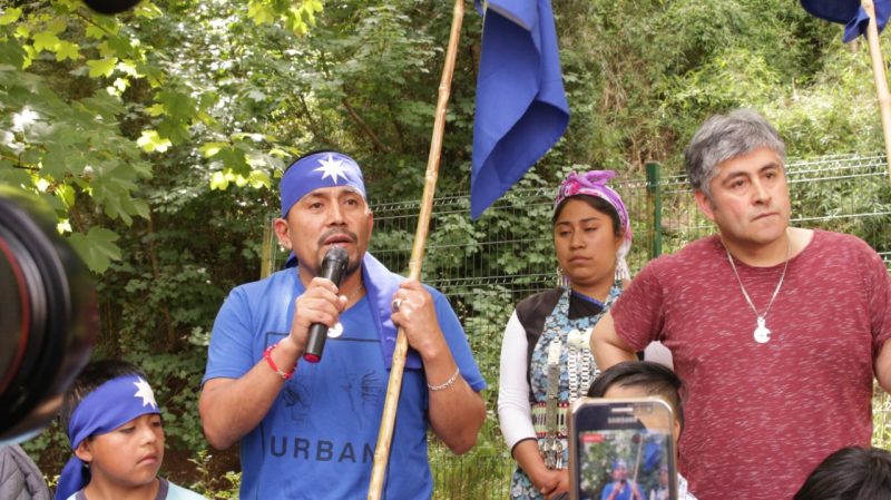 Tribunal de Temuco absuelve a lonko mapuche Alberto Curamil en caso de asalto en Galvarino