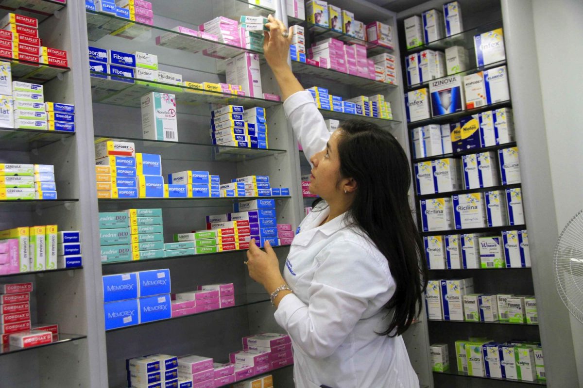 Trabajadores de farmacias se suman a campaña por el cierre del comercio a las 19 horas