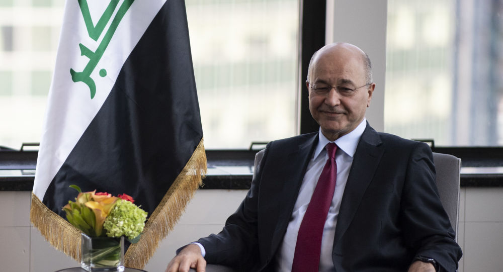Presidente de Irak presenta su renuncia y deja las decisiones en manos del Parlamento