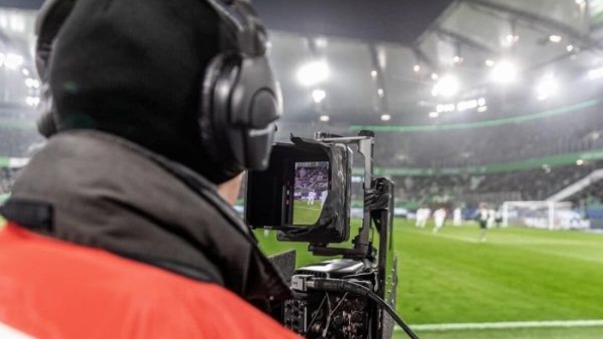 Liga Alemana de fútbol realiza la primera transmisión de un partido en formato vertical