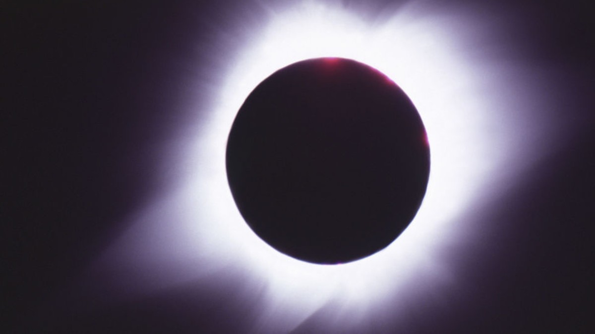 (Video) Majestuoso eclipse solar despide este 2019