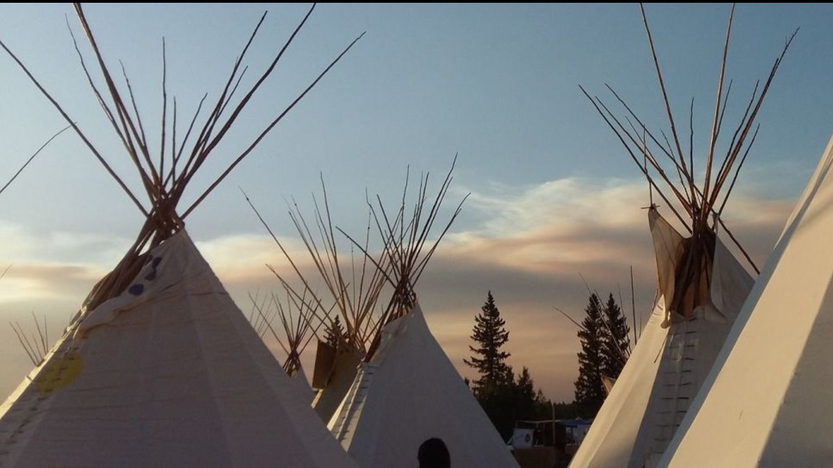 Indígenas canadienses protestan en contra de la invasión de su territorio