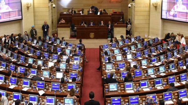 En medio de polémica, Cámara de Representantes de Colombia pospuso votación de reforma tributaria