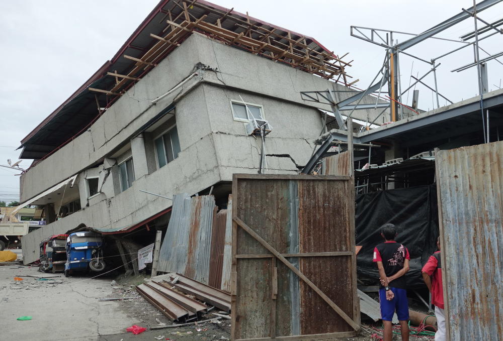 (Fotos+video) Destrucción en Filipinas tras fuerte terremoto de  6,8