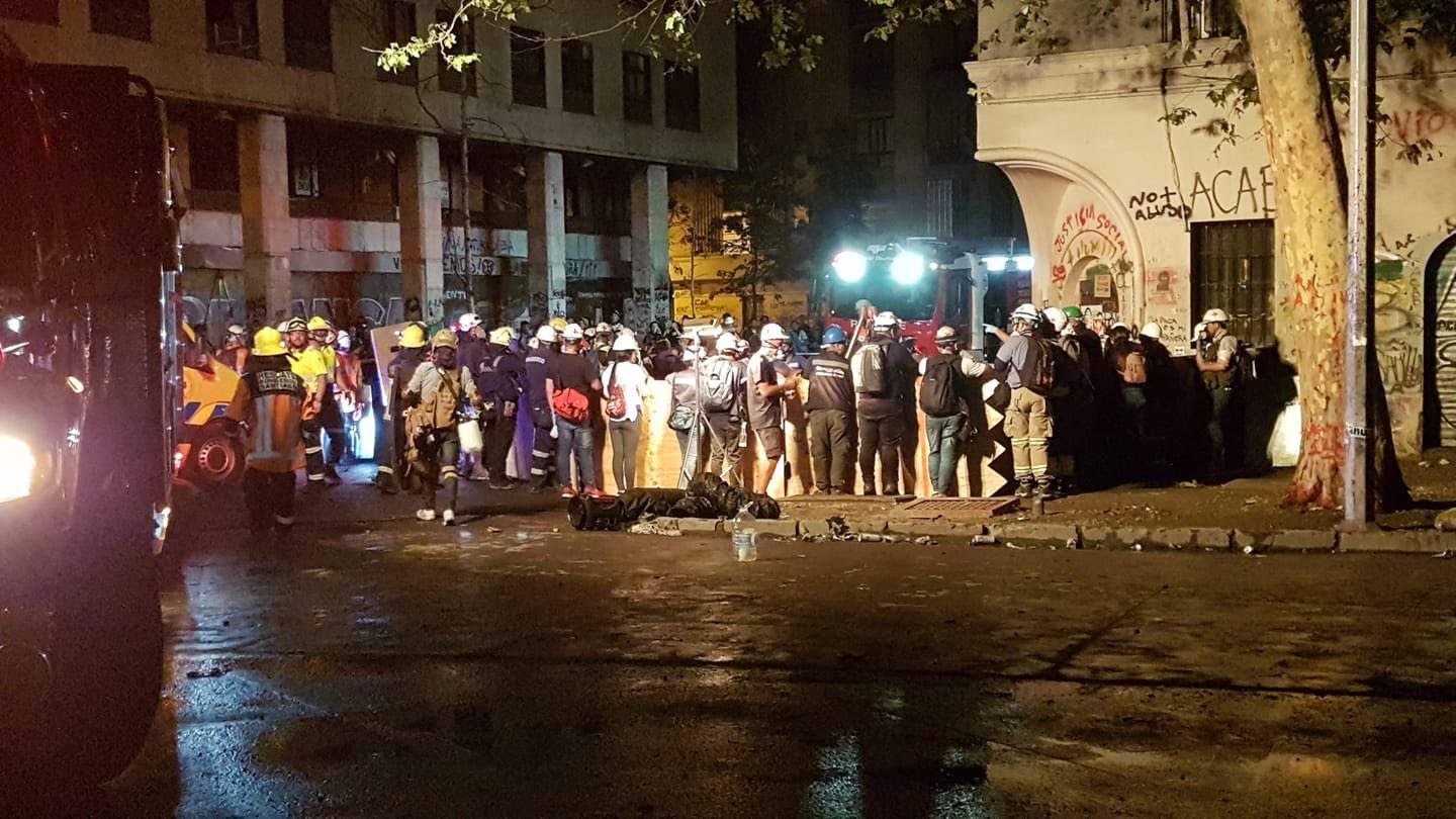 Confirman muerte de persona durante manifestaciones de este viernes en Santiago