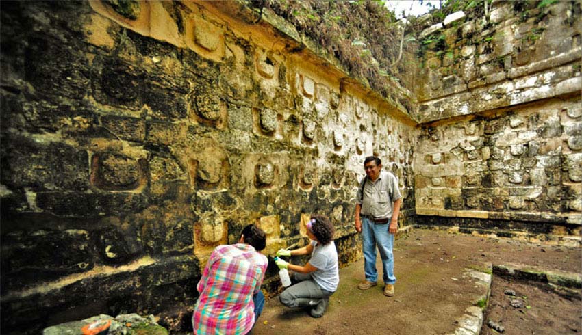 Descubren un palacio maya de hace 1.000 años en medio de la selva mexicana