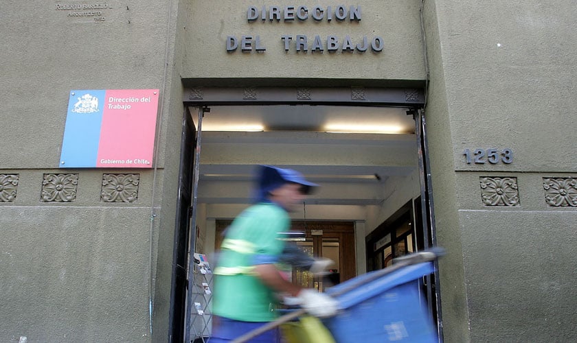 Grave: Dirección del Trabajo dictaminó que quienes no puedan asistir a sus trabajos podrían no recibir remuneración