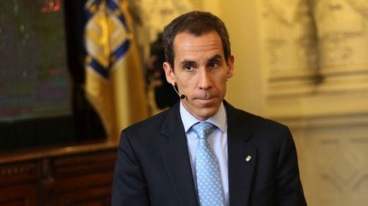 Santiago: Municipio se querella contra tres ex funcionarios de confianza de Alessandri por fraude y falsificación de instrumento público