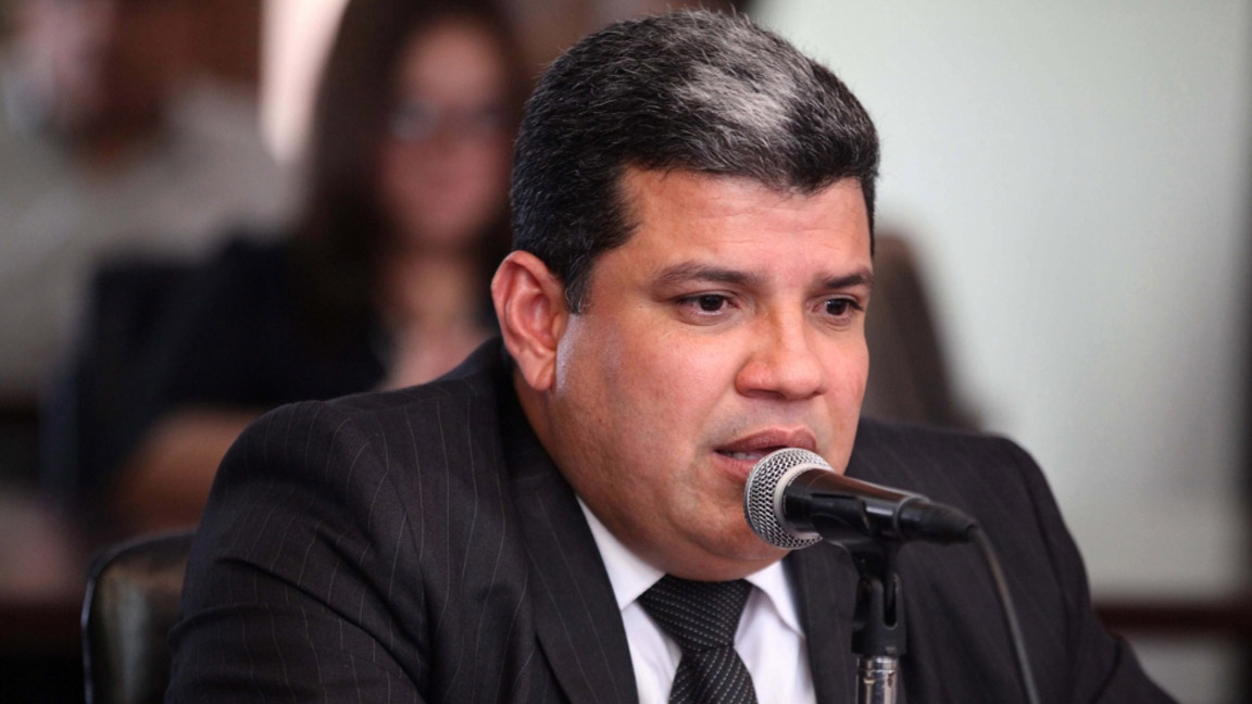 Nuevo presidente del Parlamento venezolano llama a salir de la confrontación