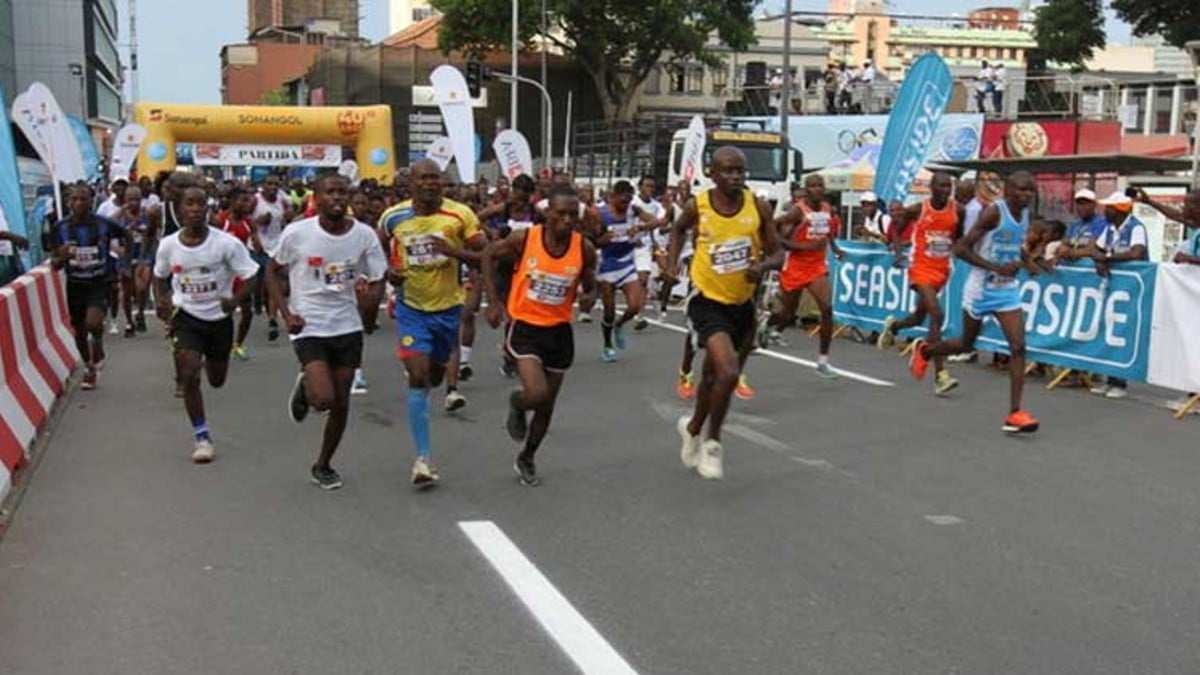 Maratonistas celebraron el fin de año con carrera en Angola