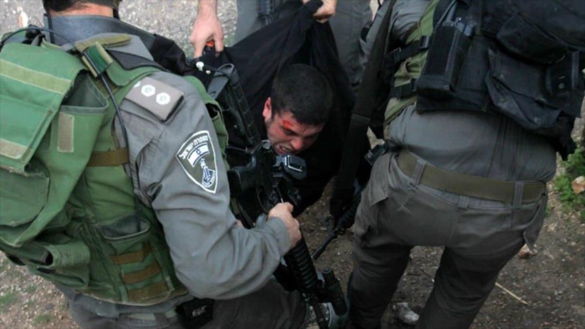 (Video) Policías israelíes golpean brutalmente a palestino en Jerusalén