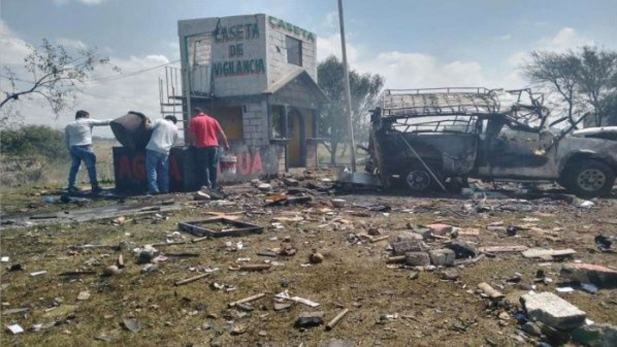 Indígenas mexicanos bloquean carretera en en Guerrero por asesinato de 10 nativos