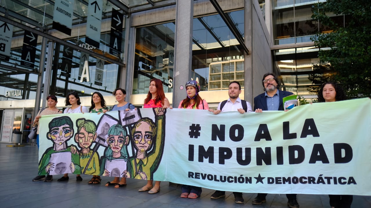 «El Gobierno no reacciona a su política de garrote»: Frente Amplio presentó querella criminal contra Piñera y otras autoridades