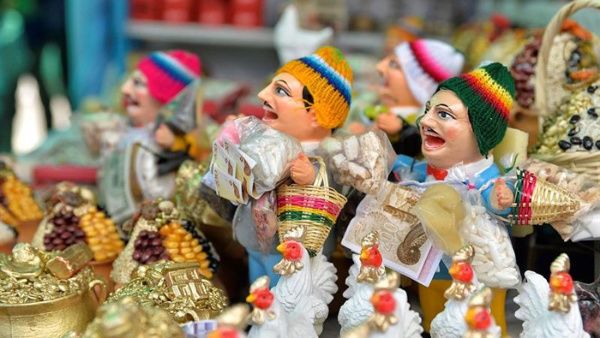 Todo en miniatura: Bolivia celebra  feria de Alasita