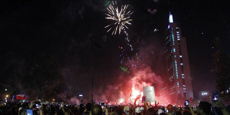 Santiago: Multitudinario Año Nuevo en la Plaza de la Dignidad