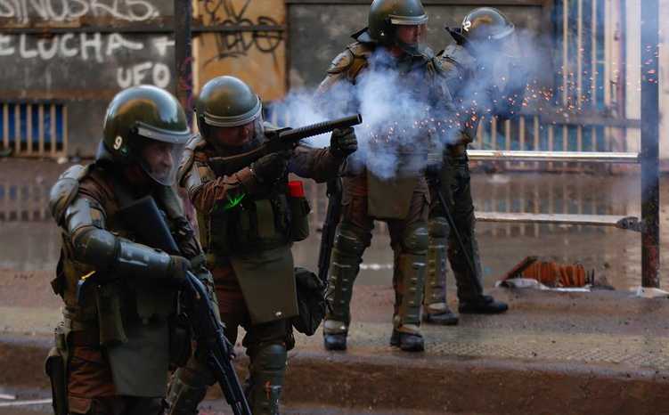 «Los pacos están tirando escopetazos muertos de la risa»: Tercera jornada de represión en Pudahuel Sur