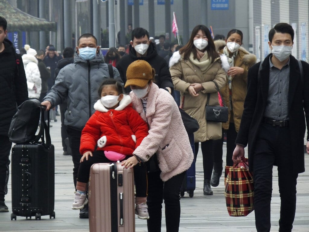 Aumenta balance total a 213 muertos en China por el coronavirus