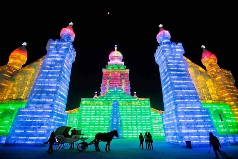 China deslumbra con la 36 edición del Festival de Hielo y Nieve de Harbin